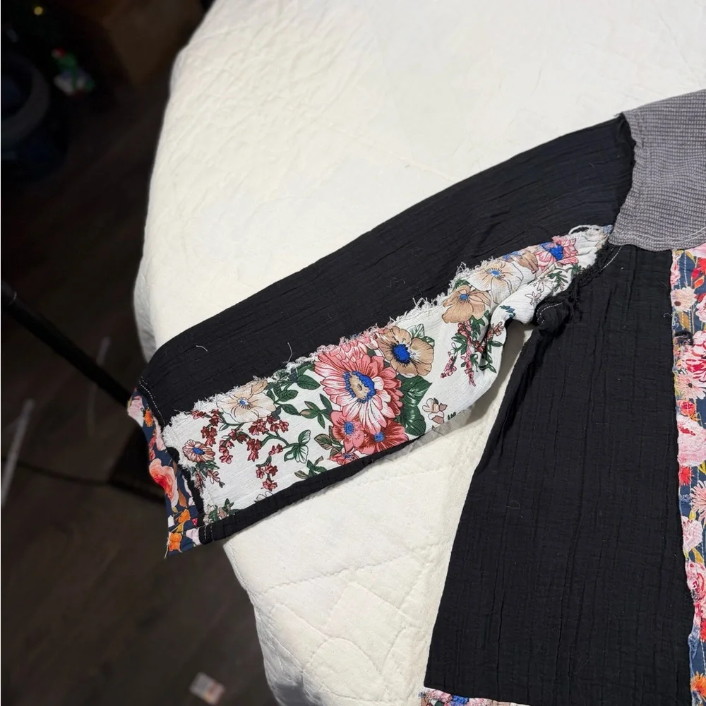 POL Black Floral Patchwork Utility Jacket - Picture 14 of 16